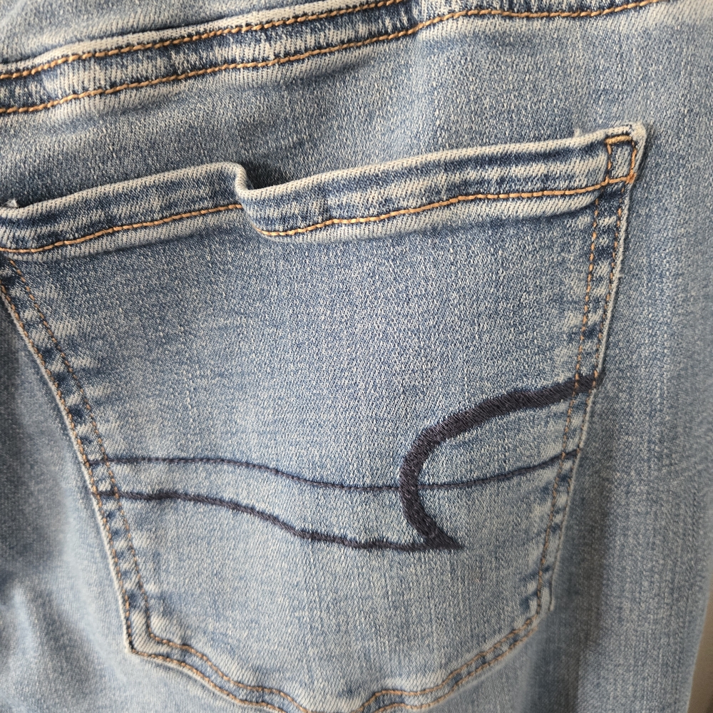 Classic Blue Women's Jeans - Picture 5 of 9